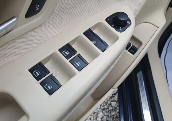Volkswagen Eos cena 25700 przebieg: 180000, rok produkcji 2010 z Tyszowce małe 326